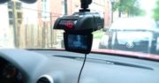 Kamera w samochodzie. Nawet policja radzi, by ją mieć