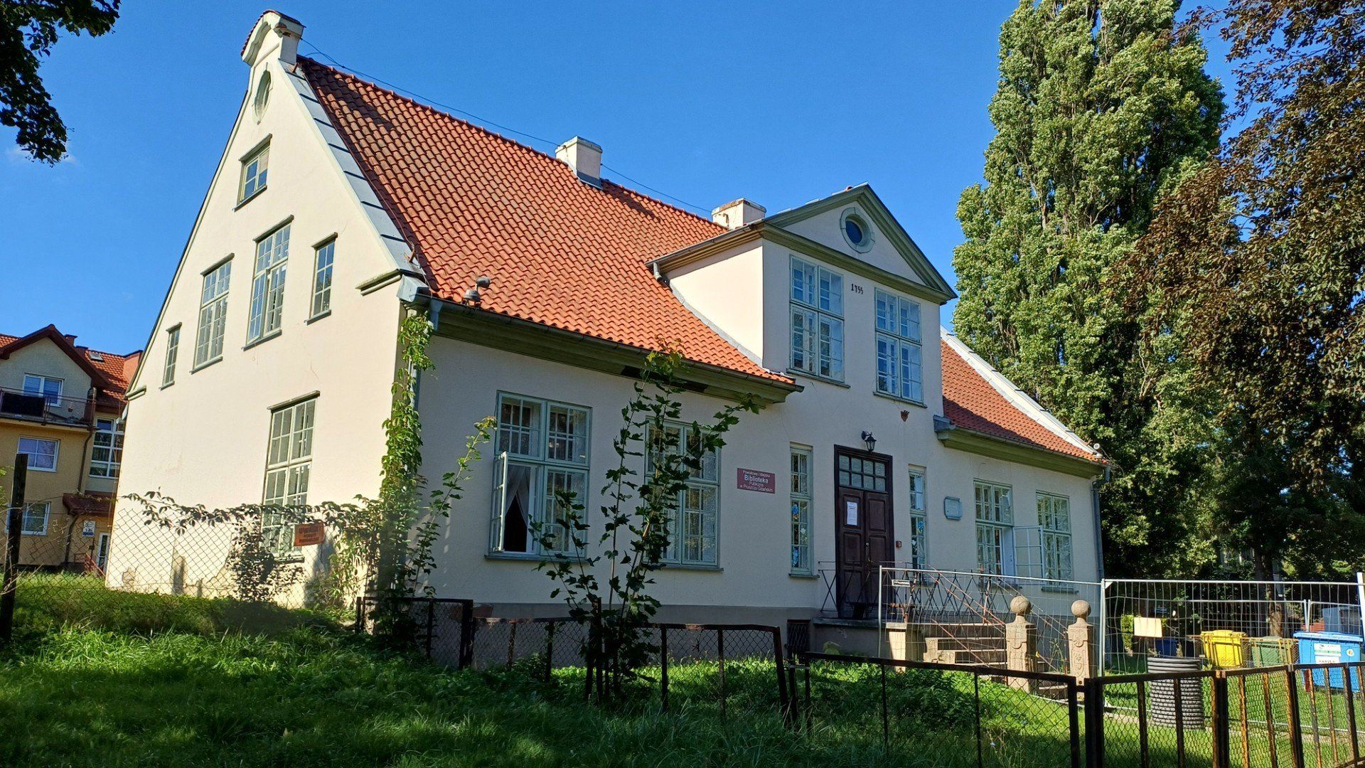 W połowie przyszłego roku inwestycja ma być ukończona. Powstanie nowoczesny magazyn na książki i sala biblioteczna