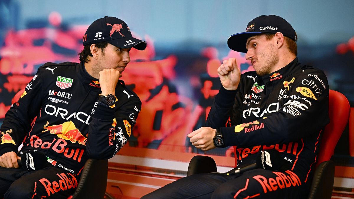 Sergio Perez (po lewej) i Max Verstappen