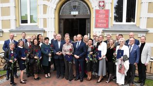 Chojnice: Nagrody starosty chojnickiego dla nauczycieli wręczone