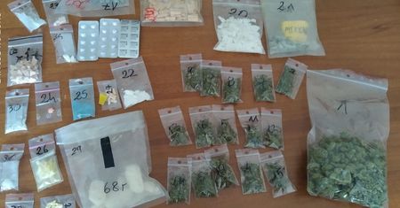 Warszawa. Policja zabezpieczyła znaczną ilość narkotyków. Zatrzymano dwie osoby