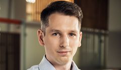 Szymon Szymański za Jakuba Urbaniaka na czele MRM // McCann