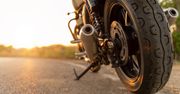 Wejherowo: Wyjeżdżając z posesji, uderzyła w motocyklistę. Policjanci apelują o ostrożność