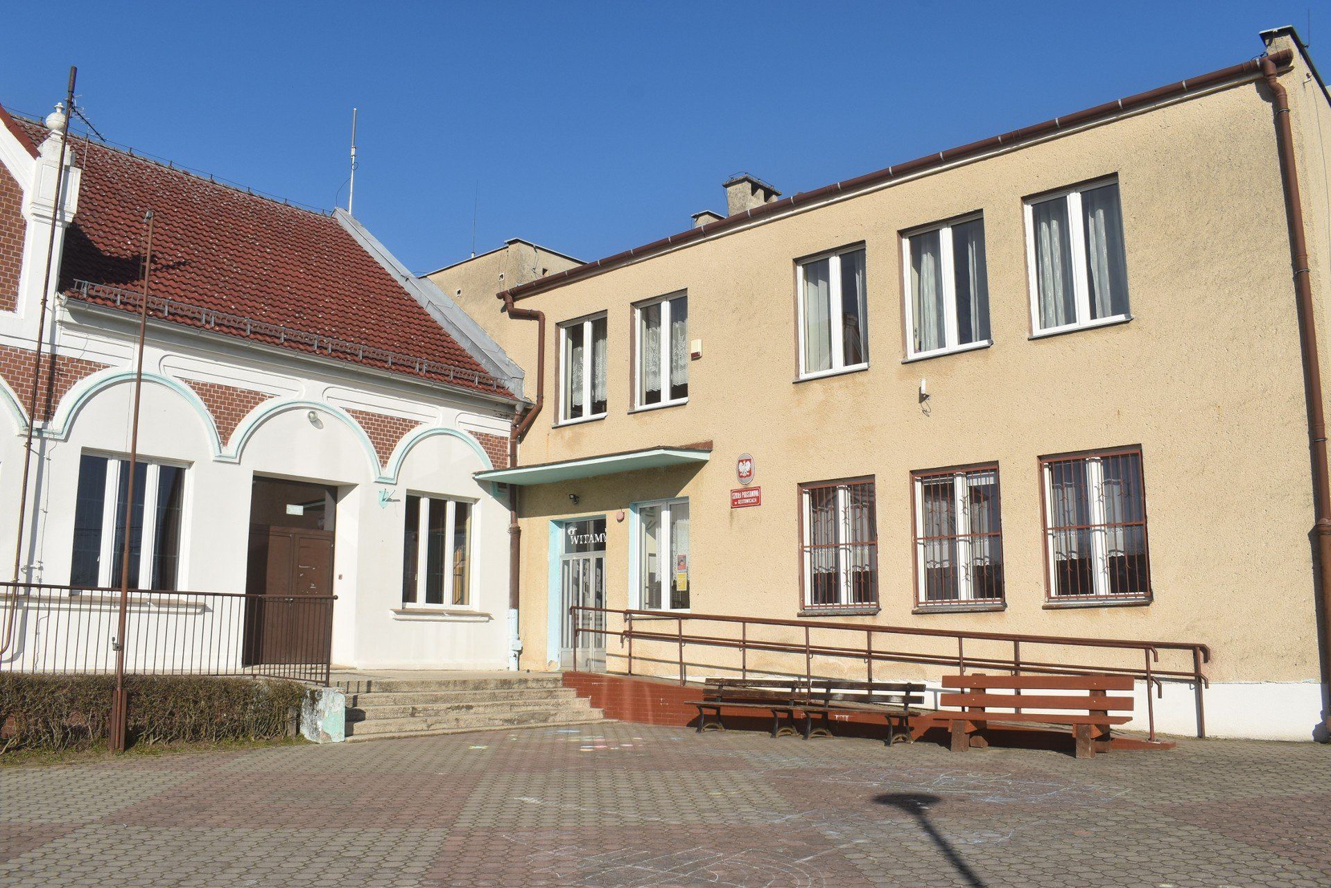 Rodzice i nauczyciele walczą o szkołę w Gęstowicach