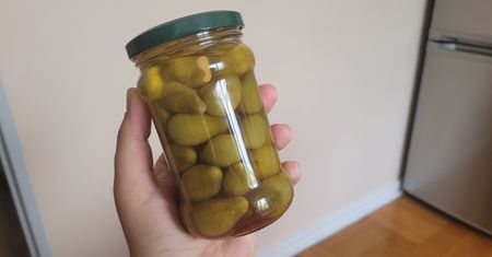 Taki słoik znalazłam w spiżarni teściowej. Zawartość podwójnie mnie zaskoczyła