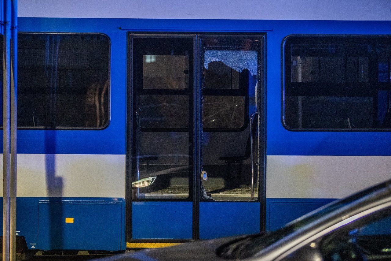 Do wypadku doszło około godziny 17.57 przy dojeździe do Ronda Kocmyrzowskiego, na torowisku wzdłuż ulicy Bieńczyckiej