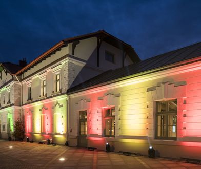 Dworzec w Krośnie nie straszy pustką. Powstała tam lokalna perełka