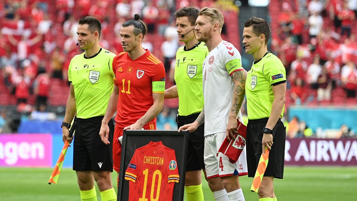 Zdjęcie okładkowe artykułu: Getty Images / Lukas Schulze - UEFA / Walijczycy wręczyli Duńczykom specjalny prezent z pozdrowieniami dla Christiana Eriksena