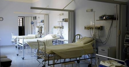Kobieta czekała na poród w szpitalu 4 dni. Dziecko urodziło się martwe
