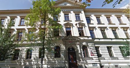 Koronawirus w Polsce. Uczniowie dwóch krakowskich liceów na kwarantannie
