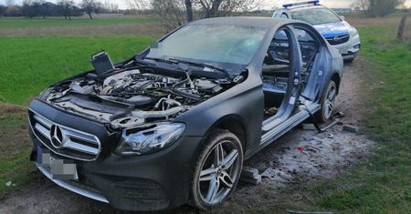 Mazowieckie. Policja odzyskała skradzionego mercedesa wartego 170 tys. zł