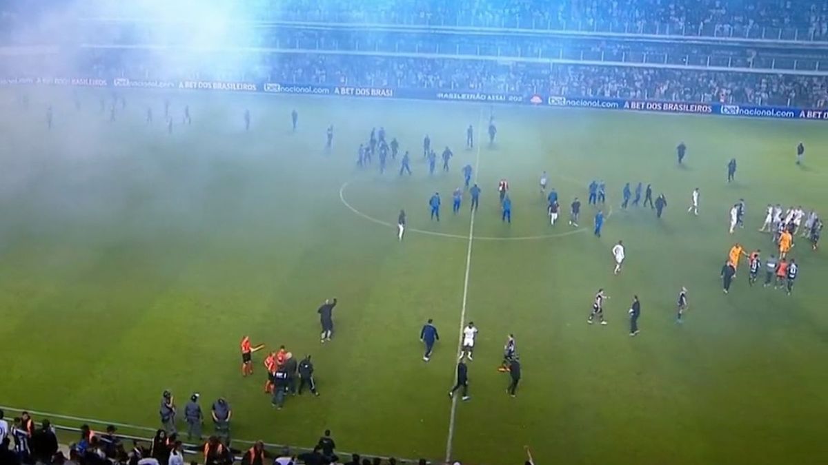 Zdjęcie okładkowe artykułu: Twitter / geglobo / Na zdjęciu: zamieszanie podczas meczu: Santos - Corinthians