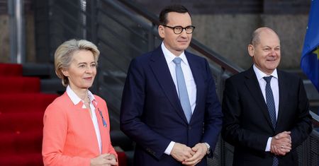 Oto ile może wynieść limit cenowy na rosyjską ropę. Część państw UE przeciwna