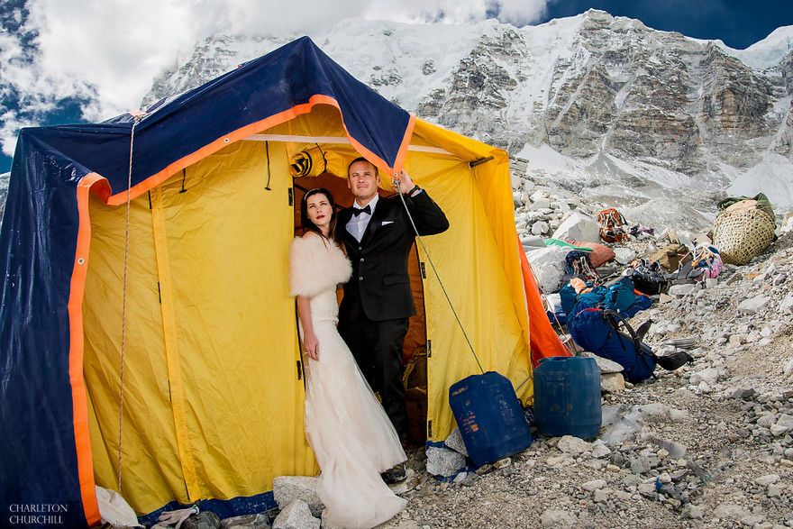 Ślub na szczycie Mount Everest? Dlaczego nie! Zdjęcia są zachwycające 7