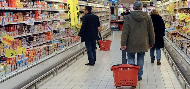 Niespodziewany skutek rosyjskiego embarga. Polscy klienci oszczędzają na żywności