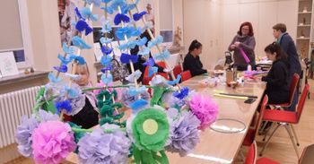 Stalowa Wola: Kolorowe pająki ludowe na warsztatach w Miejskim Domu Kultury