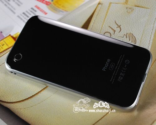 Podróbka następcy iPhone 4G – oczywiście made in China 2
