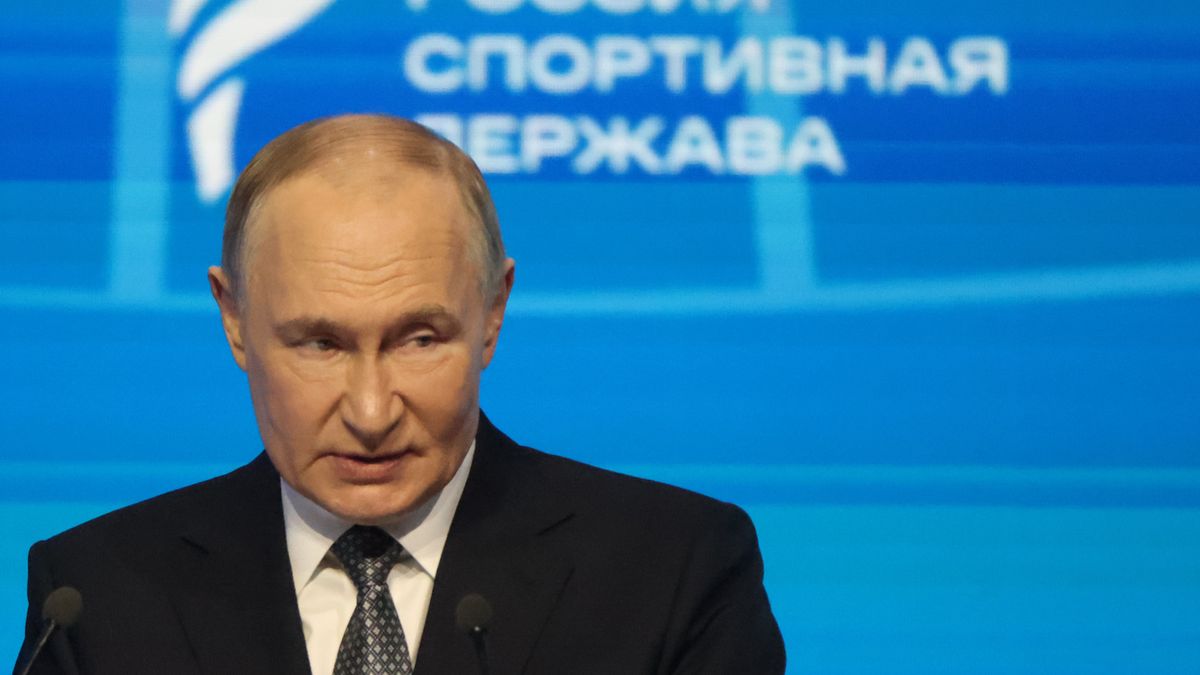 SAMARA, RUSSIA - NOVEMBER 6: (RUSSIA OUT) Russian President Vladimir Putin speaks during the International Sports Forum, on November 6, 2025 in Samara, Russia. President Putin is having a one-day trip to Samara. (Photo by Contributor/Getty Images)