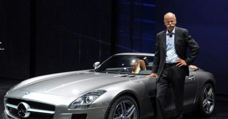 SLS AMG Roadster - król na stoisku Mercedesa we Frankfurcie [wideo]