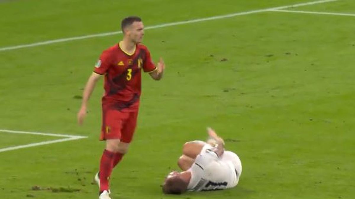 Twitter / TVP Sport / Immobile symuluje faul