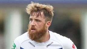 Trzech sportowców trafiło do szpitala. Ich auto uderzyło w drzewo