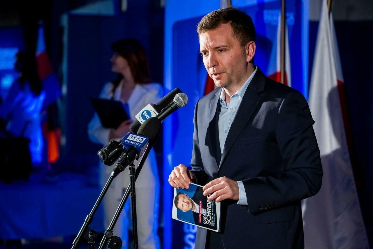 Łukasz Schreiber znów szczęśliwy. Polityk z Bydgoszczy oświadczył się