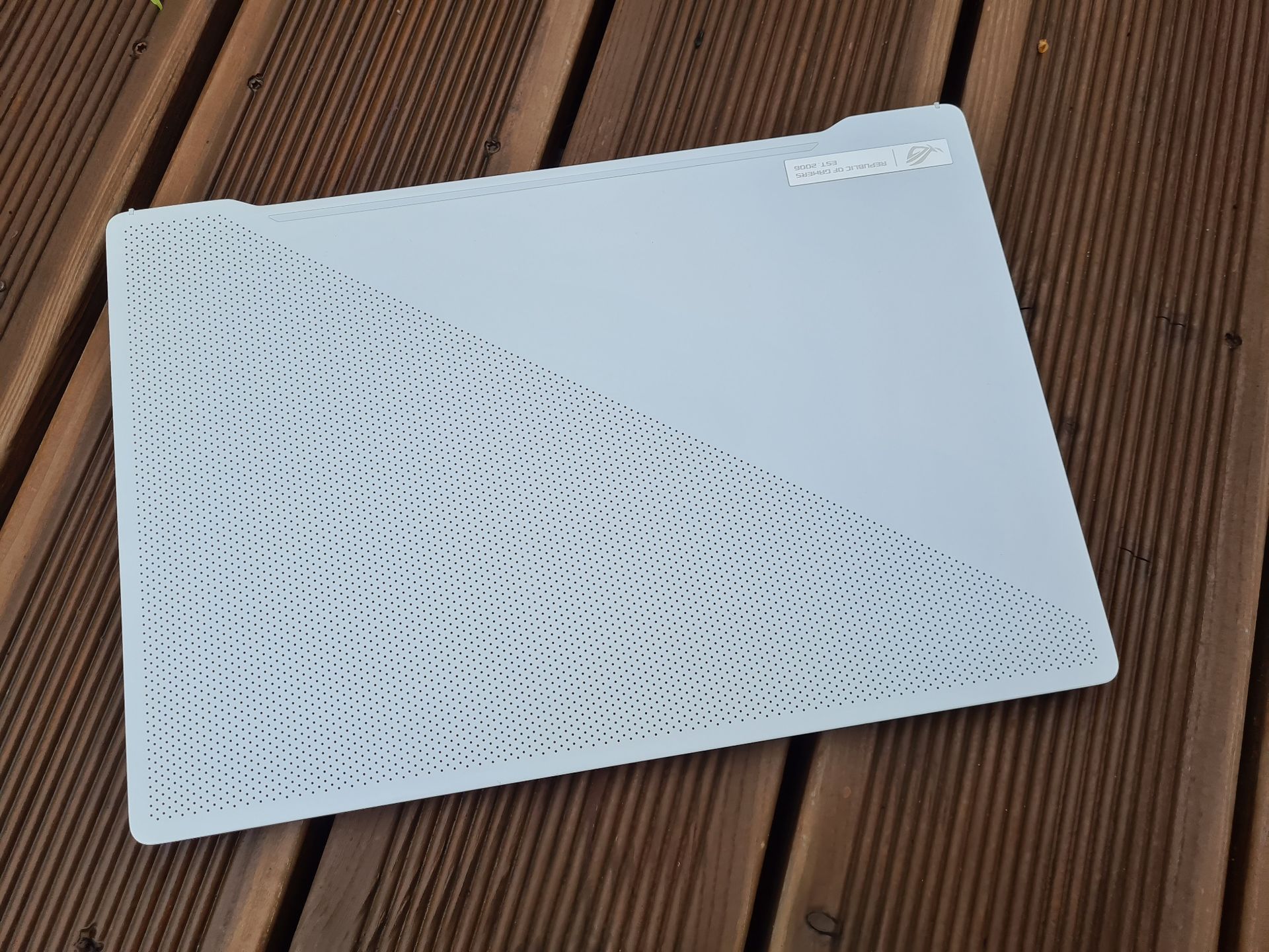 Test Asus ROG Zephyrus G14: osiem rdzeni od AMD i RTX 2060 w "czternastce" 15