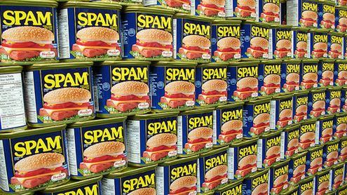 Facebook traktuje internautów jak spamerów. Żąda numerów kart kredytowych 1