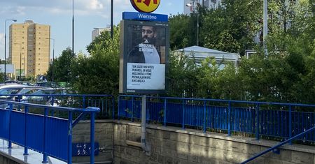 Warszawa. Dwaj mężczyźni wbiegli do tunelu metra. Dziesięć stacji było wyłączonych z ruchu