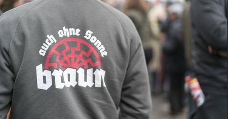 MSW Niemiec: prawicowi ekstremiści z pozwoleniem na broń jeżdżą do Ukrainy