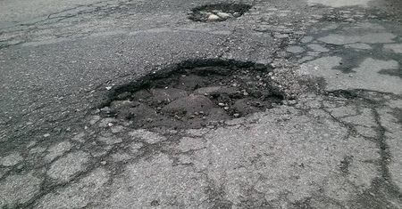 Lublin: ZDM walczy z dziurami w drogach. Od początku roku naprawił ponad 5 tys. m2 nawierzchni