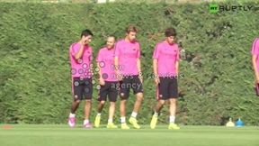 Luis Suarez już trenuje z Barceloną. Na początek grał w "dziadka"