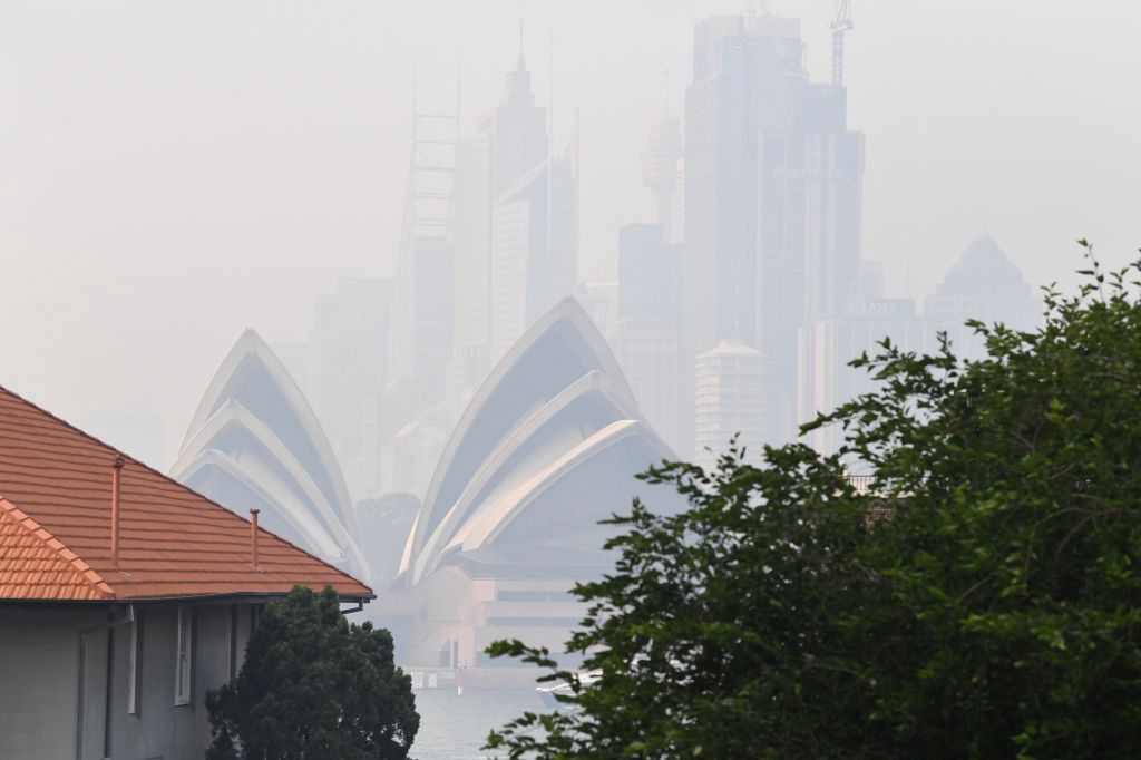 Sydney spowiła gęsta mgła. Przykryła niemal całe miasto