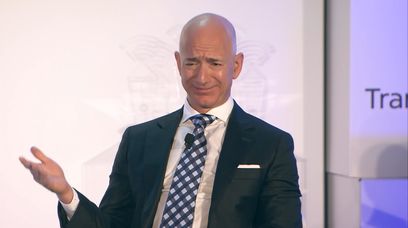 Jeff Bezos nie poleci na wakajki do Mielna. Woli ziemską orbitę [sad emoji]