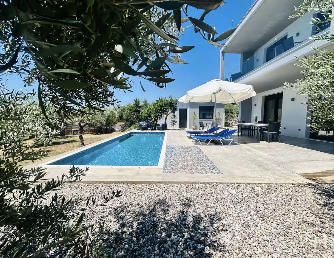 Taras greckiego domu Roberta Gawlińskiego