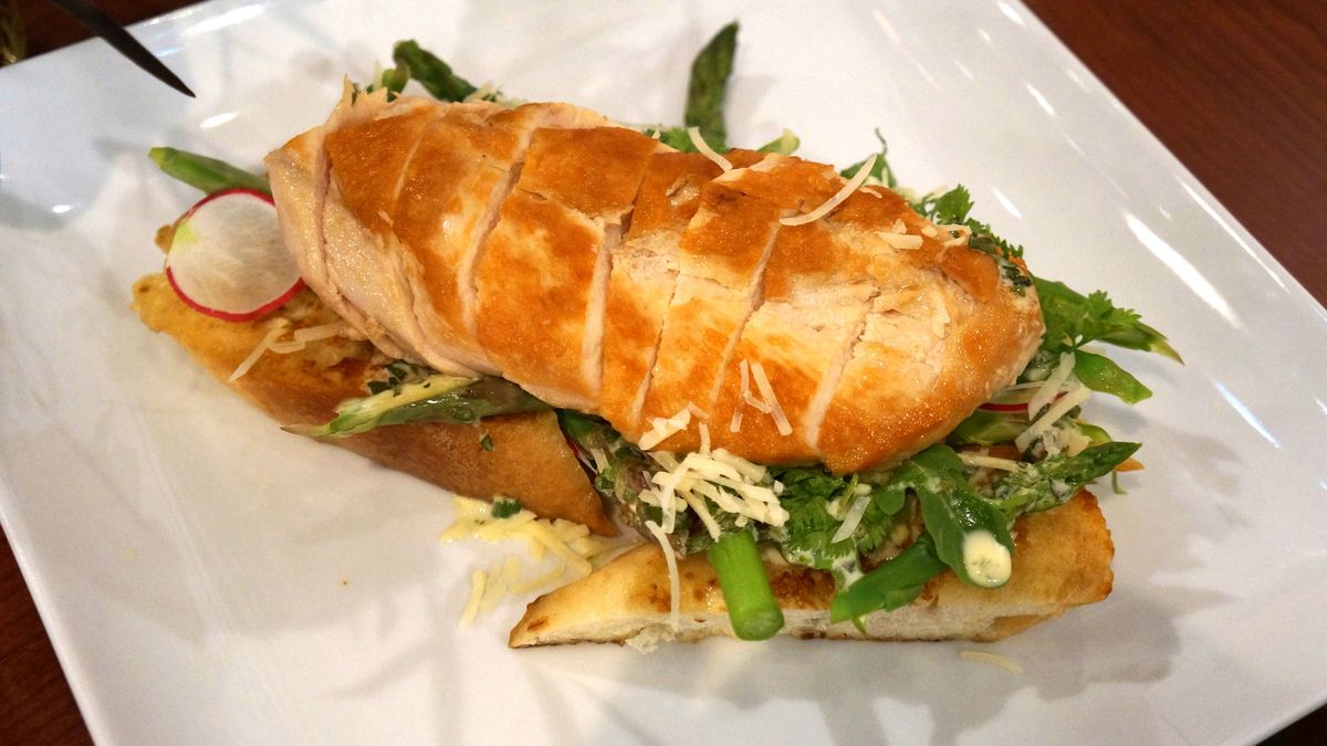 Pierś z kurczaka pieczona w piekarniku