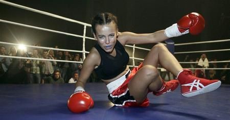"Prosto w serce": Mucha bije i jest sexy!