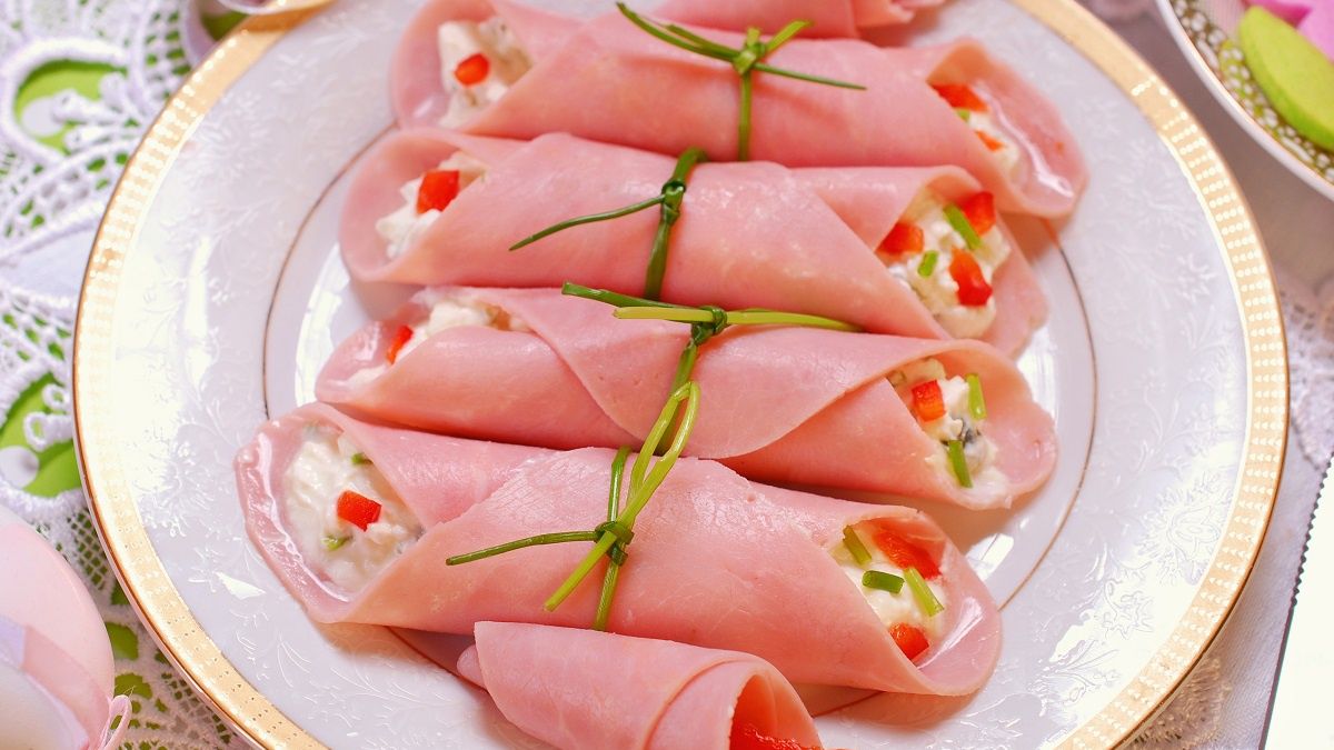 Na każdą Wielkanoc robię roladki z szynki. Szybka przekąska, którą goście wprost uwielbiają