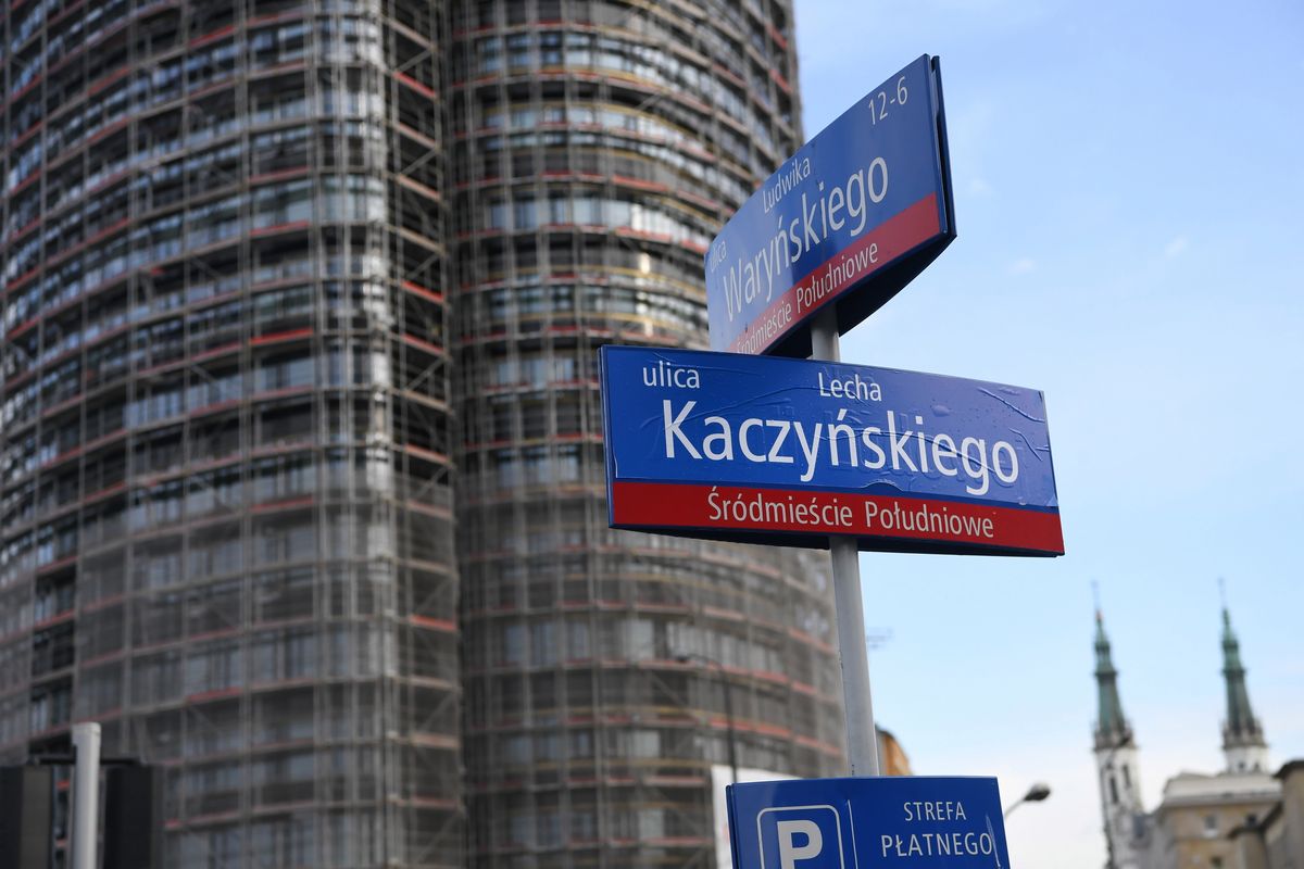 Znowu mieliśmy ulicę Lecha Kaczyńskiego w Warszawie. "To naklejki"