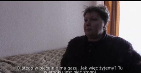 W zaśnieżonym Doniecku mieszkańcy walczą z chłodem w nieogrzewanych mieszkaniach