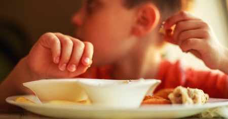 W tych dwóch produktach jest więcej cukru, niż myślisz. Dzieci jedzą je nagminnie