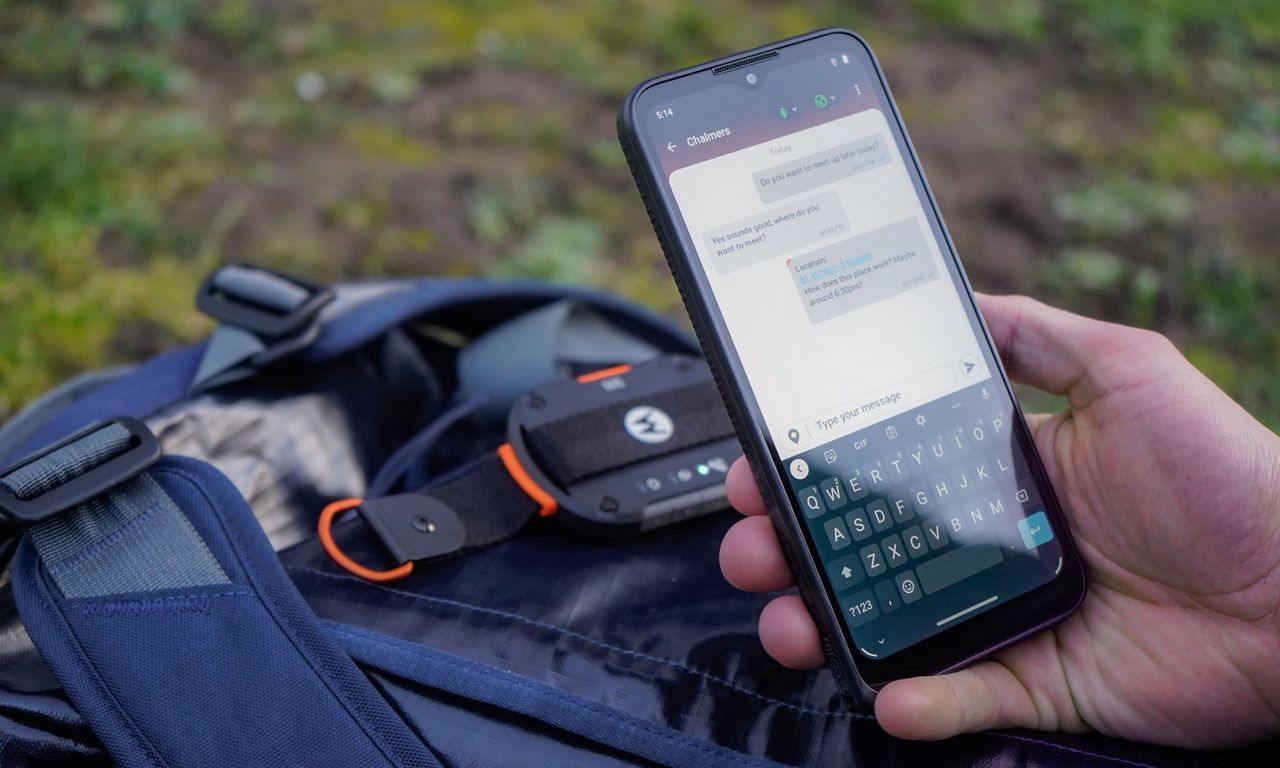 Motorola Defy Satellite Link zapewnia łączność satelitarną w niemal każdym smartfonie
