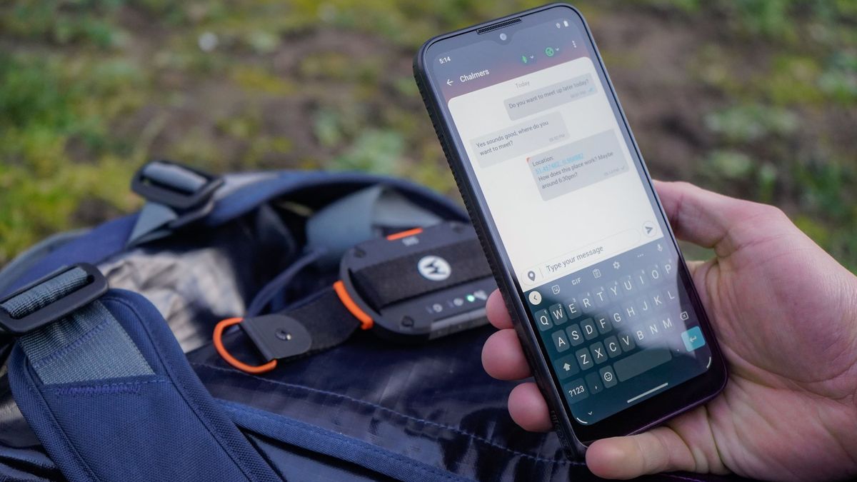 Motorola Defy Satellite Link zapewnia łączność satelitarną w niemal każdym smartfonie