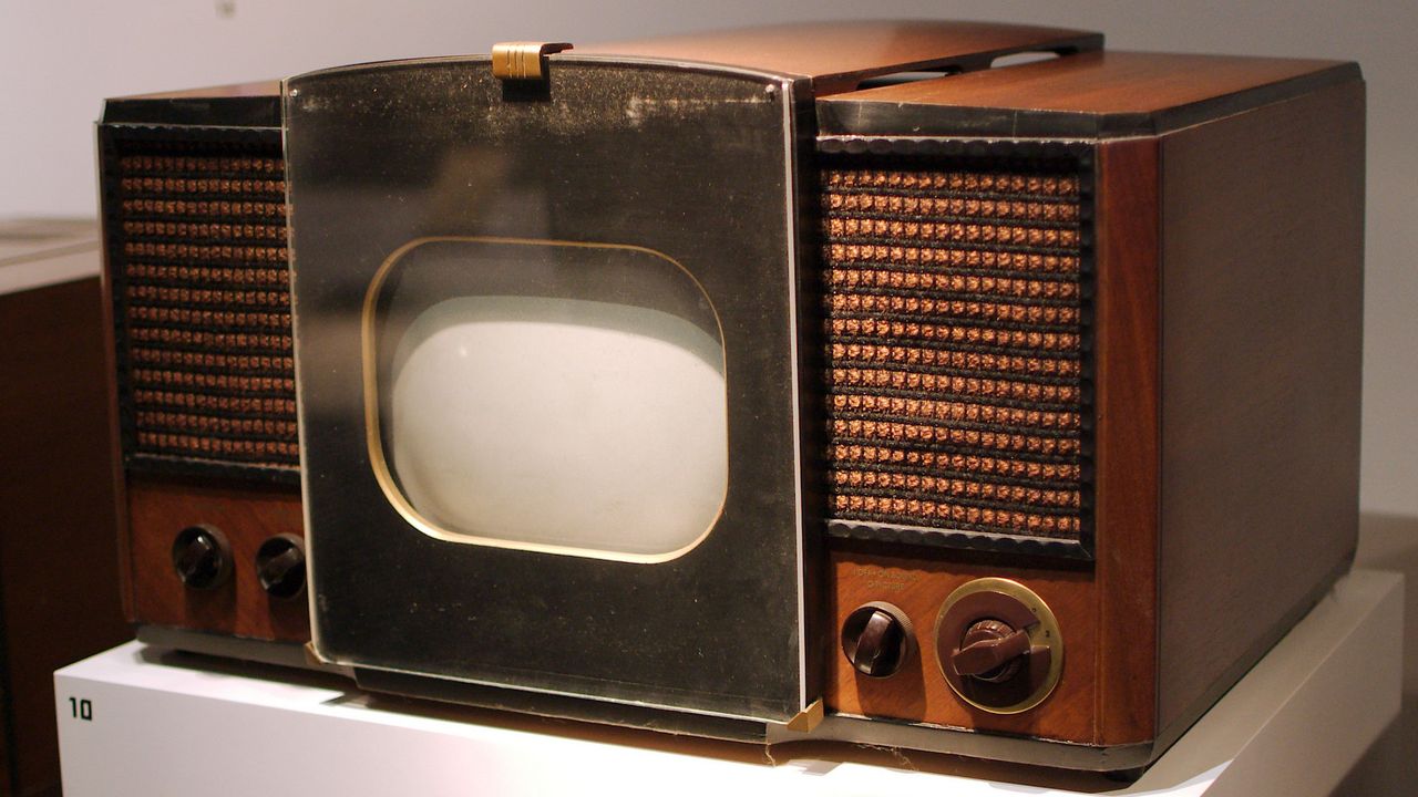 RCA 630-TS, pierwszy produkowany masowo odbiornik telewizyjny