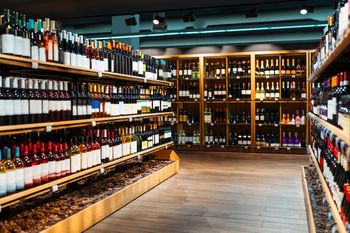 Upada znana marka alkoholu w USA. Musi wyprzedać zapasy