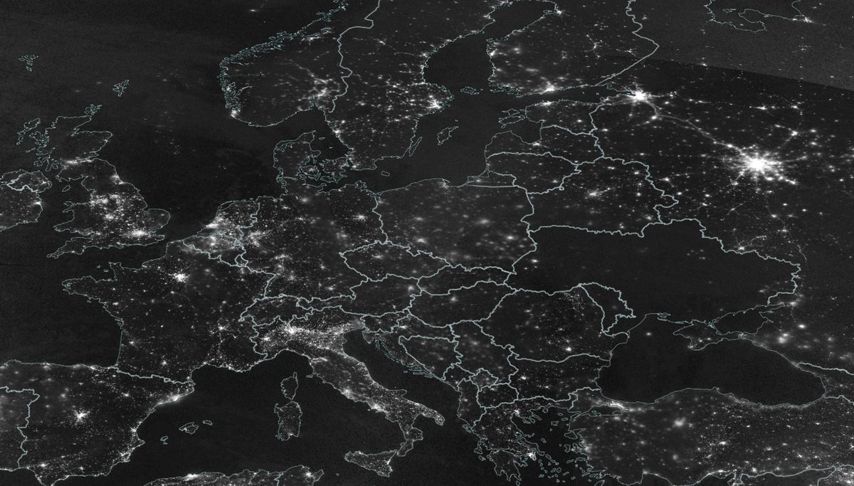 Blackout w Ukrainie widziany z kosmosu. Zdjęcia NASA opublikowane