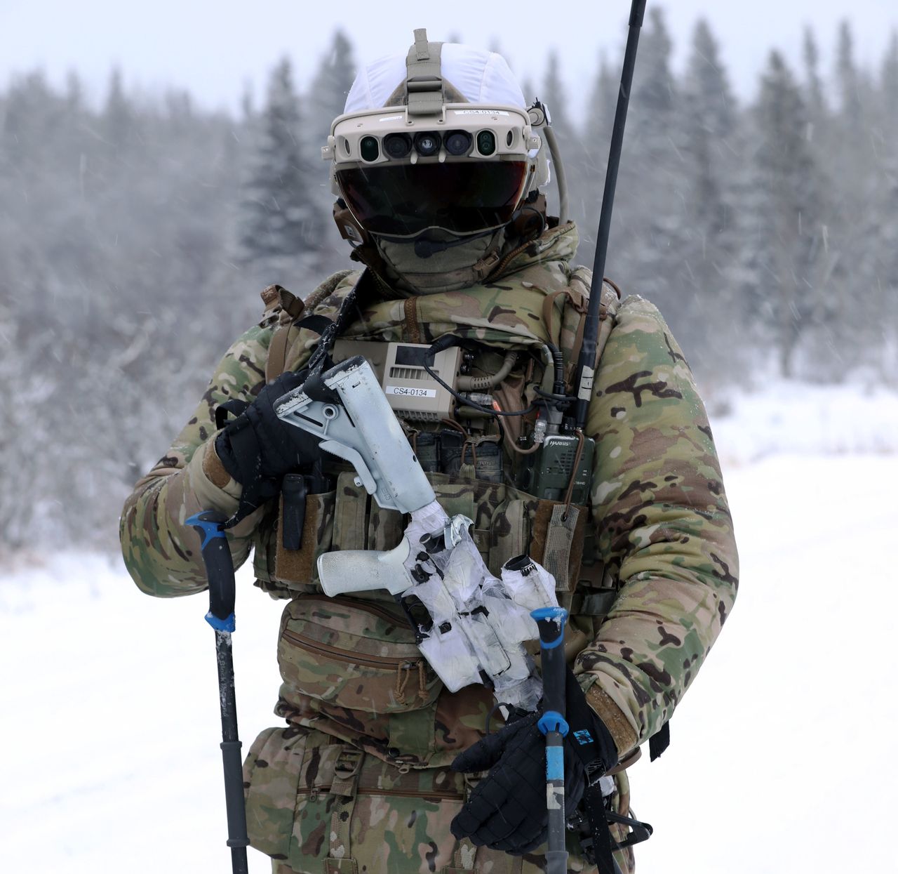 American soldier in AR IVAS goggles