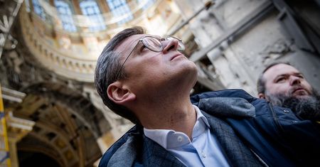 Wypalony dyplomata. "Kułebę odsyłają, żeby odpoczął"