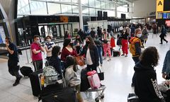 Bałagan na lotnisku Heathrow w Londynie. Pasażerowie mdleli w kolejkach