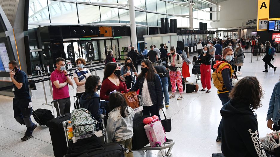 Pasażerowie mdleli z powodu długich kolejek na Heathrow 